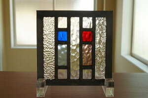 ステンドグラス パネル 住宅用 トイレシリーズ 男女 ブルー×レッド 12cm×12cm【ステンド 室内窓 小窓  WC ドア 明かり採り 新築 改築 新生活 リフォーム インテリア 建材パーツ 空間アクセン