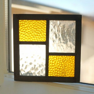 ステンドグラス パネル 住宅用 ステップライン コハク×クリア 12cm×12cm【ステンド 室内窓 壁埋め込み 小窓 スクエア 黄色 明かり採り 新築 改築 新生活 リフォーム インテリア 建材パーツ 空