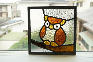 ステンドグラス パネル 住宅用 ふくろう2 18cm×18cm 【ステンド 室内窓 壁埋め込み フクロウ 小窓 明かり採り 新築 改築 新生活 リフォーム インテリア 建材パーツ 空間アクセント 室内装飾