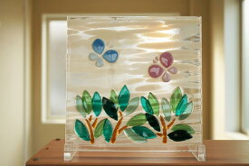 フュージング 住宅用ガラスパネル 2匹のちょうちょ 20cm×20cm 【ステンドグラス工房直販 ドア 扉 スクエア 明かり採り 壁埋め込み 小窓 新築 改築 新生活 リフォーム インテリア 建材パーツ 空間アクセント 室内装飾 壁装飾】