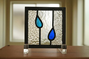 ステンドグラス パネル 住宅用 網 しずく ブルー 12cm×12cm 【ステンド 室内窓 壁埋め込み 雨 小窓 明かり採り 新築 改築 新生活 リフォーム インテリア 建材パーツ 空間アクセント 室内装飾