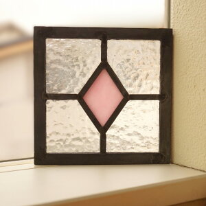 ステンドグラス パネル 住宅用 シンプルダイヤ 乳白ピンク 12cm×12cm【ステンド 室内窓 壁埋め込み 小窓 パステルカラー 明かり採り 新築 改築 新生活 リフォーム インテリア 建材パーツ 空間