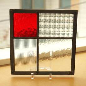 ステンドグラス パネル 住宅用 4つのガラス 格子 レッド 〔18cm×18cm〕