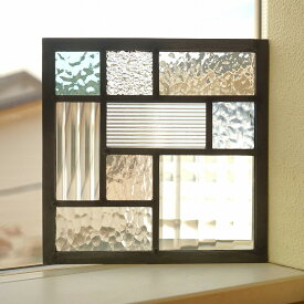 ステンドグラス パネル 住宅用 9つのスクエア クリア×淡ブルー×淡ピンク×淡グリーン 18cm×18cm 【ステンド 室内窓 壁埋め込み 小窓 チェッカーガラス 明かり採り 新築 改築 新生活 リフォーム インテリア 建材パーツ 空間アクセント 室内装飾 壁装飾】