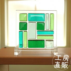 フュージング 住宅用ガラスパネル スクエアシリーズ グリーン×きみどり 12cm×12cm 【ステンドグラス工房直販 ドア 扉 明かり採り ガラスブロック スクエア 小窓 新築 改築 新生活 リフォーム インテリア 建材パーツ 空間アクセント 室内装飾 壁装飾】