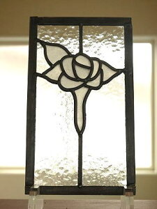 ステンドグラス 住宅用 白い花2 15.2cm×25.7cm 訳あり 【ステンド 室内窓 壁埋め込み 明り採り 新築 改築 新生活 リフォーム インテリア 建材パーツ 空間アクセント 室内装飾 壁装飾】