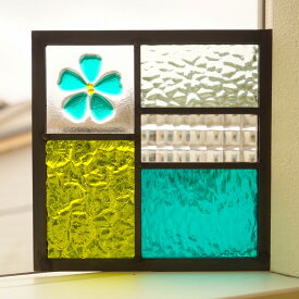ステンドグラス パネル 住宅用 5つのガラスMIXフュージング桜 グリーン 18cm×18cm【ステンド 室内窓 壁埋め込み チェッカーガラス スクエア 緑 小窓 明かり採り 新築 改築 新生活 リフォーム インテリア 建材パーツ 空間アクセント 室内装飾 壁装飾 大正ロマン】