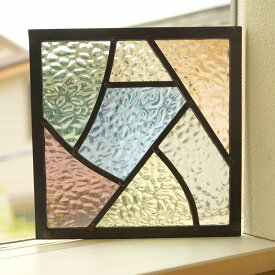ステンドグラス パネル 住宅用 カーブとストレート 淡い色の組み合わせ 18cm×18cm　【ステンド 室内窓 壁埋め込み 小窓 パステルカラー 明かり採り 新築 改築 新生活 リフォーム インテリア 建材パーツ 空間アクセント 室内装飾 壁装飾】