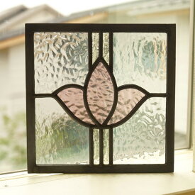 ステンドグラス パネル 住宅用 チューリップとライン 淡いピンク×淡いコハク 18cm×18cm 【ステンド 室内窓 壁埋め込み スクエア 小窓 アンティークモチーフ 明かり採り】