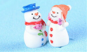 スノードーム 花持つ 雪だるま ゆきだるま テラリウム フィギュア クリスマスオブジェ テラリウム アクアリウム コケリウム ジオラマ 箱庭 かわいい おしゃれ ワークショップパーツ 苔盆栽