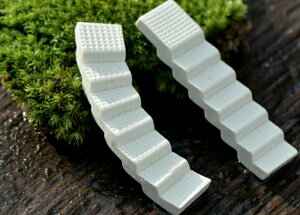 テラリウム 白い階段 かいだん テラリウム フィギュア お庭小物 ミニフィギュア コケリウム ジオラマ 箱庭 かわいい おしゃれ ワークショップパーツ 苔盆栽 苔玉 観葉植物 テラリウム オブ