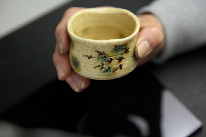 楽天市場】【瀬戸陶芸作家】加藤唐三郎作黄瀬戸草文ぐい呑 05P03Dec16 