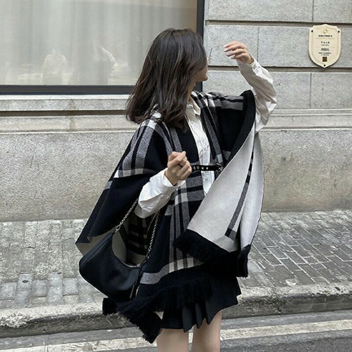 美品 ケープジャケット ケープ マント シャギー 黒ラメ 千鳥裏地 
