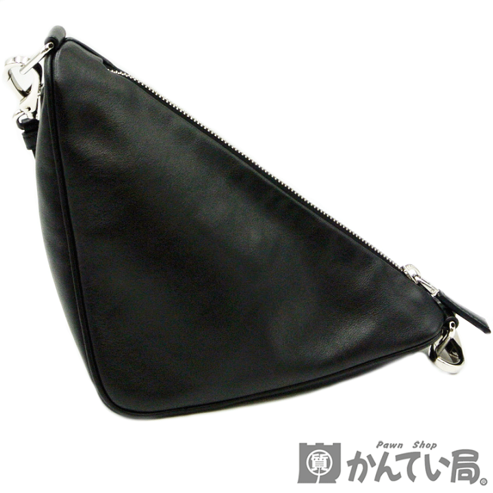 PRADA(プラダ) ショルダーバッグ美品  トライアングル 1BH190 黒 型押し加工 レザー 楽天市場】PRADA【プラダ】1BH190 トライアングル ショルダーバッグ