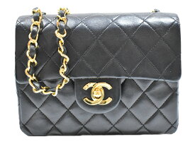 【箱・布袋・ギャラあり】CHANEL　シャネル　ミニマトラッセ　チェーンショルダーバッグ　A01115　ブラック系　ゴールド金具　シンプル　レディース　ギフト　プレゼント包装可　【中古】　松山朝生田店