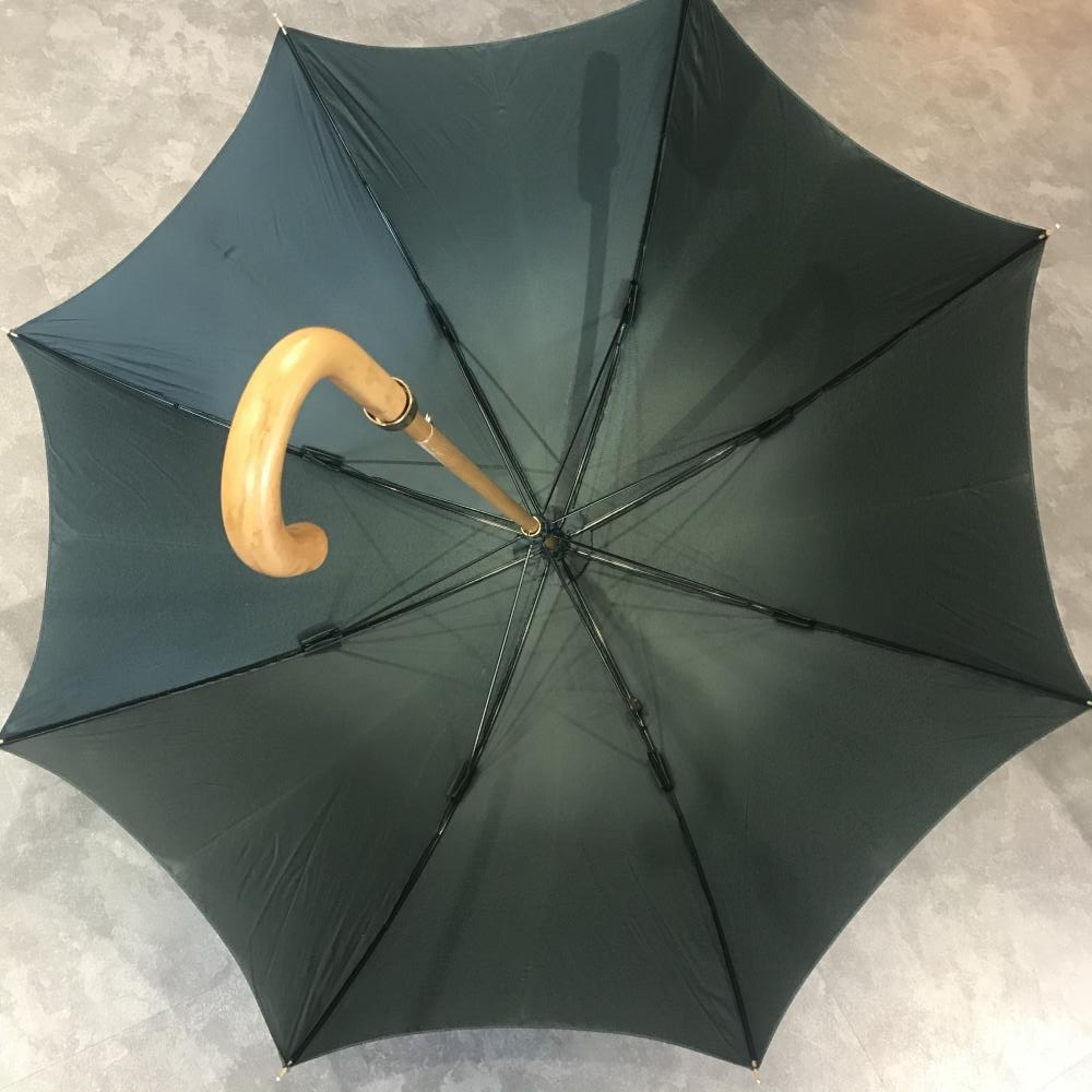 ルイヴィト LOUIS タイガ模様 アンブレラ 雨傘 傘 ポリアミド グリーンの通販 by ブランドショップ リファレンス神戸｜ルイヴィトンならラクマ  VUITTON - ルイヴィトン LOUIS VUITTON パラプリュイ M70117 カテゴリ