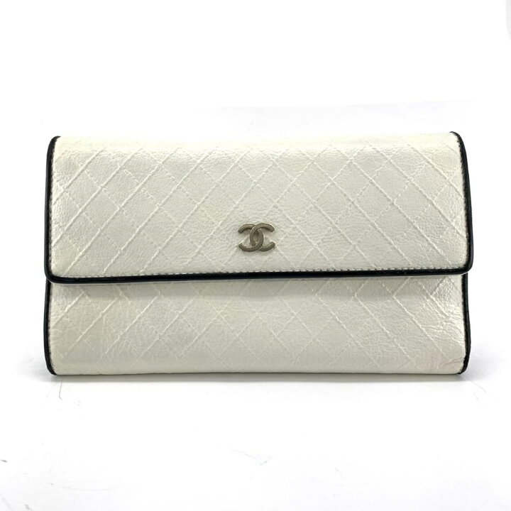 CHANEL ピコローレ三つ折り財布