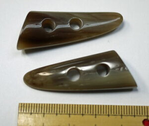 ݌Ɍ p{^ 5602 40mm col.45 vX`bN Queen Bee ʃ{^ yKNz