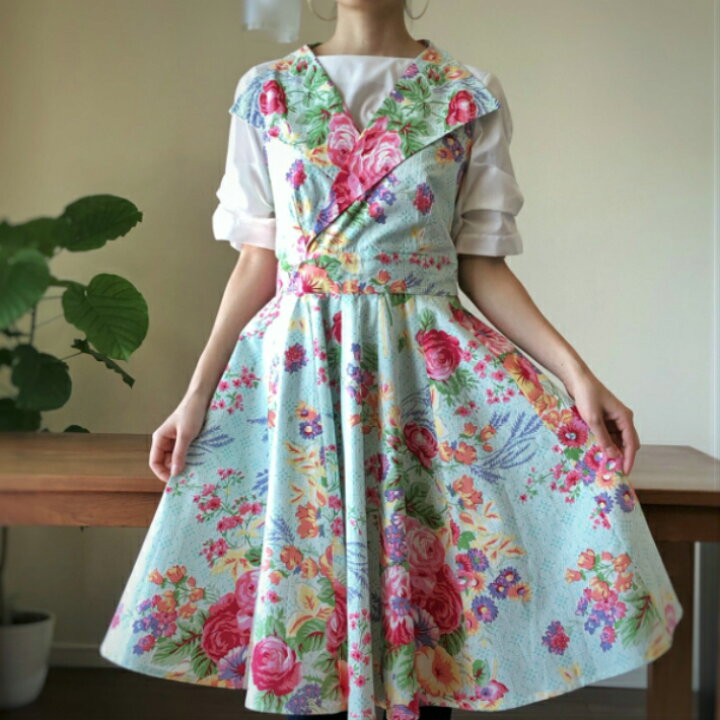 楽天市場 エプロン ドレス ブランド 高級 おしゃれ かわいい カシュクール ロングエプロン エプロンドレス ワンピースエプロン ブランド 大きめ 長め ロング フレア フレアエプロン 綿 コットン 料理教室 キッチン用品 花柄 可愛い 敬老の日 結婚祝い 新築祝い ギフト