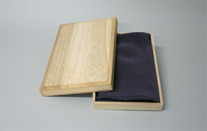 【宅配便のみの発送】 ふろしきの箱 桐箱小サイズ 21.5×14.5×2.5cm(43cm〜50cmサイズの風呂敷に適しています) 風呂敷専門店・唐草屋