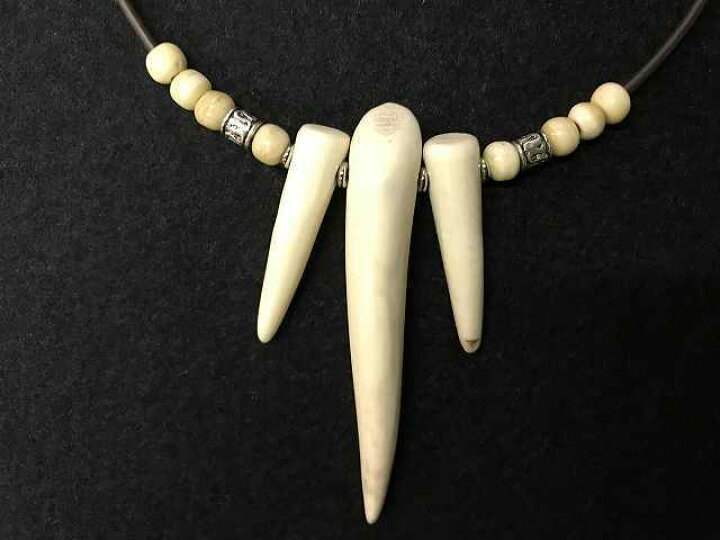 楽天市場】個性的！ 鹿角 3連 牙型ネックレス 鹿の角 鹿 アクセサりー 