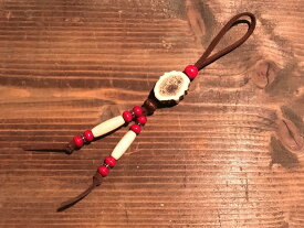 鹿角チャーム　赤　レッド　鹿角　鹿の角　アクセサリー　チャーム　お守り　ハンドメイド