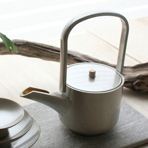 q VpVo[  `  jh Ƃ   }t