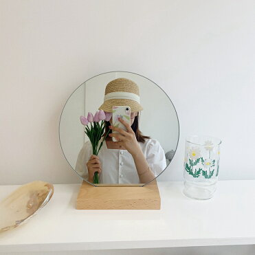 スタンドミラー 鏡 ミラー デザイン 雑貨 インテリア おしゃれ かわいい 可愛い 卓上 丸 上 大きい 割れない 韓国 韓国雑貨 木 化粧鏡 卓上鏡 コンパクト Room 欲しい に出会える