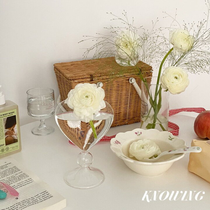 楽天市場 即納 ハート 花瓶 一輪挿し 白 透明 クリア ガラス おしゃれ かわいい カフェ インテリア 玄関用 北欧 小さい 雑貨 フェミニン フレグランス 入れ物 カップ 結婚式 アンティーク 韓国 韓国雑貨 Kathina 楽天市場 即納 ハート 花瓶 一輪挿し 白 透明 クリア ガラス おしゃれ かわいい カフェ インテリア 玄関用 北欧 小さい 雑貨 フェミニン フレグランス 入れ物 カップ 結婚式 アンティーク 韓国 韓国雑貨 Kathina