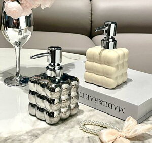 ソープディスペンサー 陶器 詰め替え容器 詰め替え ボトル ホルダー 韓国 雑貨 インテリア 北欧 おしゃれ 洗面所 ハンドソープ 容器 収納 大容量 ソープ ポンプ ソー