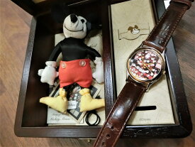 【中古】限定5000本 Mickey Mouse ミッキーマウス・ドール腕時計 ディズニーストアモデル 男女兼用腕時計 ぬいぐるみ附属 Charlotte Clark