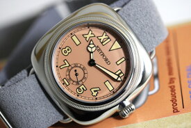 M.R.M WATCH 1930年代の復刻 カルフォニア・ダイヤルウオッチ ユニークダイアル 12時間表示のクォーツ腕時計 スモールセコンド モントルロロイ M.R.M.W. CUSHION WATCH クッションウォッチ califonia dial watch