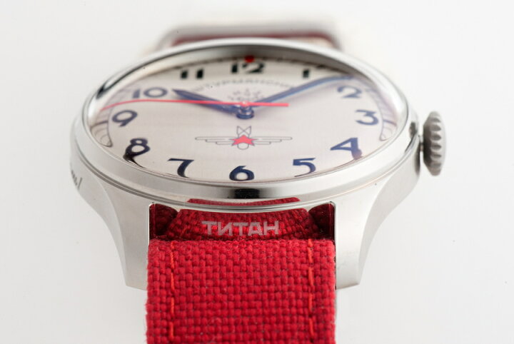 楽天市場 日本限定100本 ロシアのsturmanskie シュトルマンスキー さあ行こう ガガーリン着用復刻モデル アニバーサリーモデル 手巻き腕時計 シースルバック仕様 チタンケース 加坪屋 かつぼや