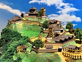 [完成品］八上城（篠山市八上内字高城山）　丹波の城　A4サイズ　日本の城　お城　ジオラマ　模型　プラモデル　城郭模型　　明智光秀