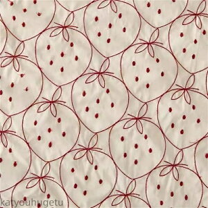 【送料無料】145cm幅 90cm単位 生地 布 布地 綿生地 刺繍 苺 イチゴ柄 黒 白 ピンク 楽天海外通販