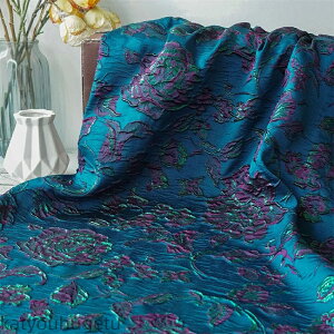 【送料無料】138cm幅 90cm単位 ジャカード生地 エンボス生地 浮き彫り生地 生地 布 布地 色織り生地 花柄 バラ 赤 レッド 緑