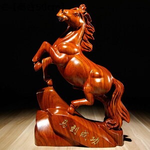 馬の彫像 干支 置物 樹脂製 ジャンプ馬 彫像 風水グッズ 花梨木 風水置物 動物彫刻 干支の置物 ヴィンテージ馬の置物 馬の収集品 風水 仕事運アップ 商売繁盛 金運アップ 風水グッズ 開運グ