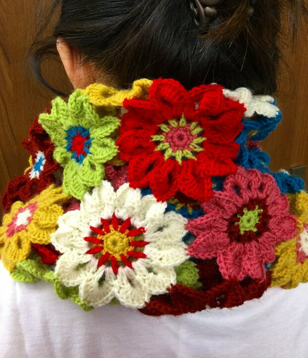 楽天市場 秋冬毛糸 かぎ針で編むモチーフスヌード中細編み物キット モチーフキット かぎ針編みキット スヌードキット 手作りキット 着分パック 無料編み図 つきキットダイヤ中細 パピー4ply 国産毛糸 毛糸と手芸のみいみ