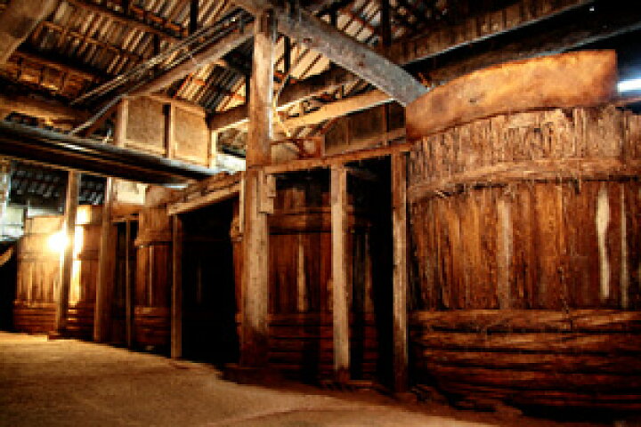 楽天市場 小豆島ヤマロク醤油 再仕込み醤油 鶴醤 500ml つるびしお 無添加本醸造 生醤油 しょうゆ 深いコクとまろやかさが特徴 塩分約15 5 やまろく醤油 小豆島 ヤマロク 醤油 ヤマロク醤油 無添加 おいしい 酵素 熟成 発酵 調味料 生 まろやか 賞味期限