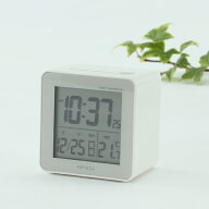 【KEYUCA公式店】ケユカ cube 電波クロック ホワイト 目覚まし時計 W74×H72×D50mm ライト付き[置き時計…