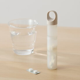 【KEYUCA公式店】ケユカ スティックタイプのピルケース ライトグレー [薬入れ 3回分 携帯 サプリメントケース 小物ケース 持ち運び 錠剤ケース ピルケース コンパクト 携帯用 薬 入れ トラベル 旅行 薬ケース 収納 錠剤 小分け ミニ スティック ポケット サプリメント]