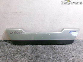 【中古】T31 エクストレイル 純正 ノーマル リアガーニッシュ リアゲートプロテクター 90901 1DJ0A / S10-1942