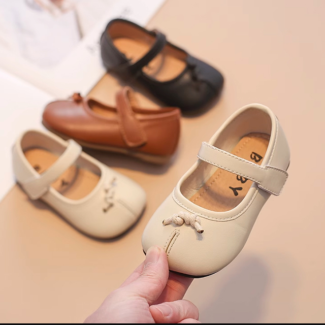 2023ss ストラップtabiシューズ 韓国子供服 ベビー服 出産祝い 子供服 ファーストバースデー ハーフバースデー マタニティー  赤ちゃんのいる生活 プチプラ 映え 靴