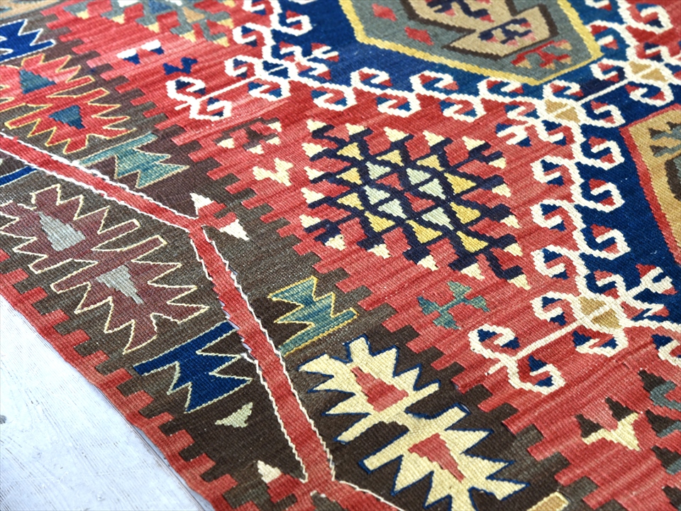 楽天市場】トルコの手織りキリム カイセリ セッチャーデ175×122cm３連
