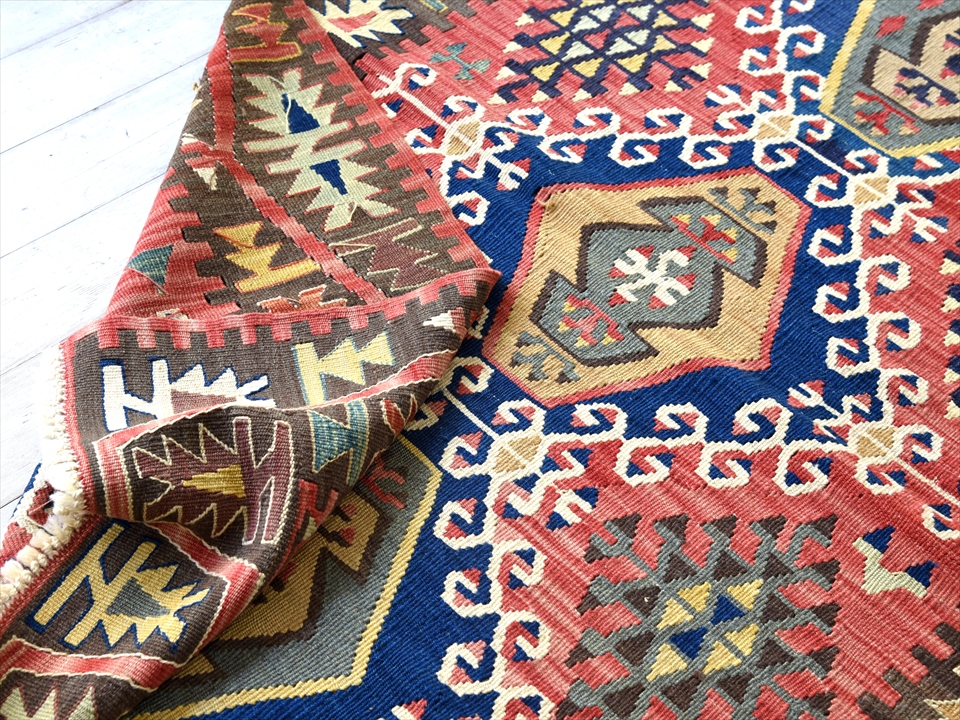 楽天市場】トルコの手織りキリム カイセリ セッチャーデ175×122cm３連