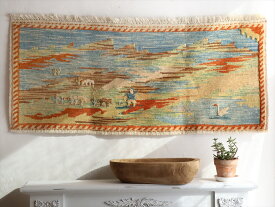 ギャッベスマックキリム 遊牧民の織る風景のラグ49×117cm山麓と草原と湖