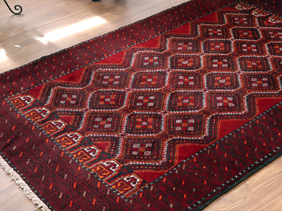 部族絨毯　トライバルラグ170×110cm連なるギュル文様　バルーチ | ガラタバザール（キリム＆雑貨）