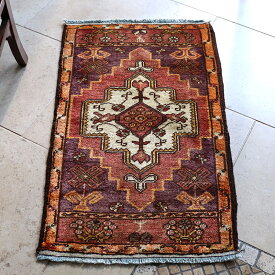 トルコ絨毯 ヤストゥク トライバルラグ90×54cm階段状のひし形メダリオン
