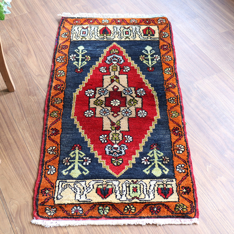 楽天市場】トルコ絨毯 ヤストゥク トライバルラグ113×55cm花のモチーフ