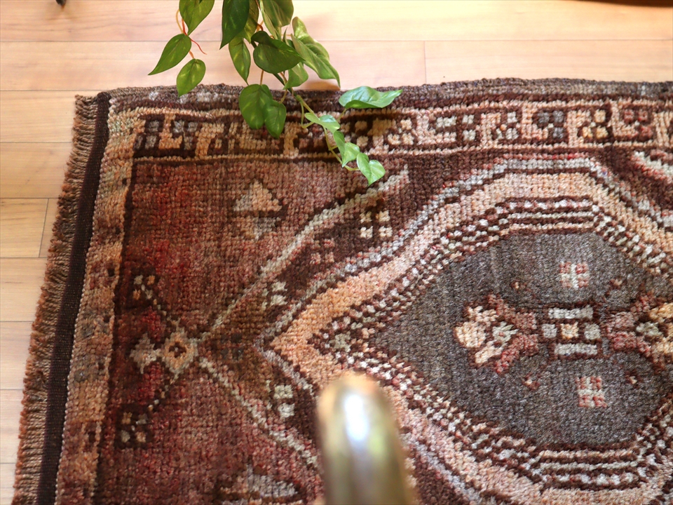 楽天市場】トルコ絨毯 シワス109×63cmヤストゥク : ガラタバザール
